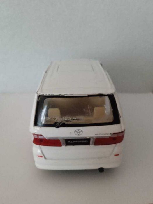Кола Количка TOYOTA ALPHARD от Kinsmart