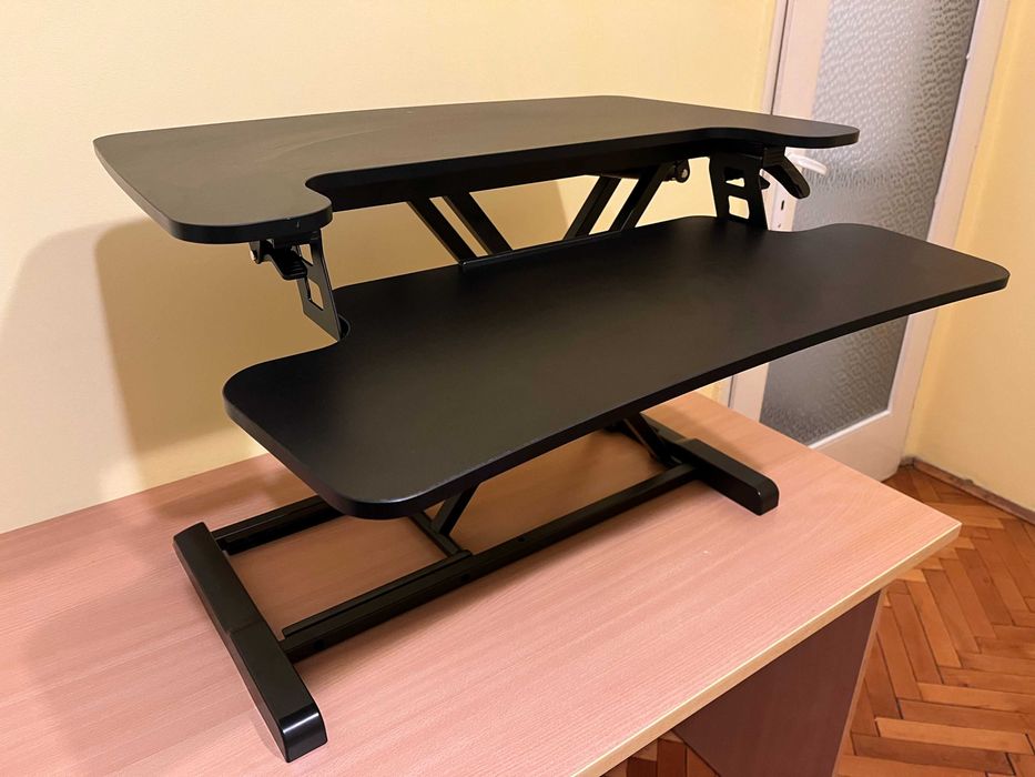 Стойка за работа в изправено положение / регулируема стойка за бюро