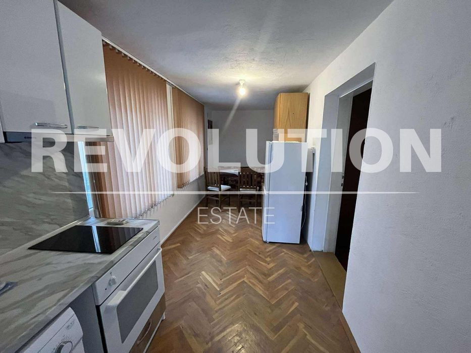 Къща в района на Бриз!