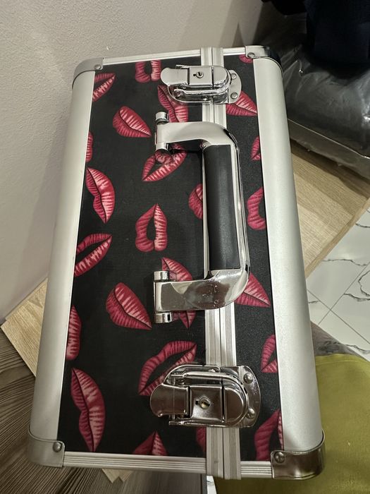 кейс  для косметики сундучок