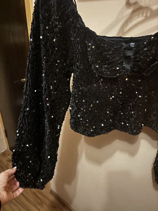 Дамска черна блузка с паети