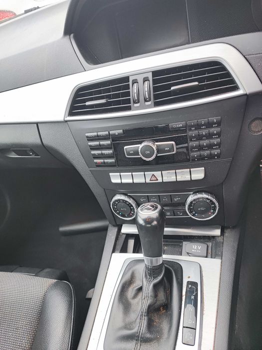 Салон от Мерцедес Ц класа W204 седан