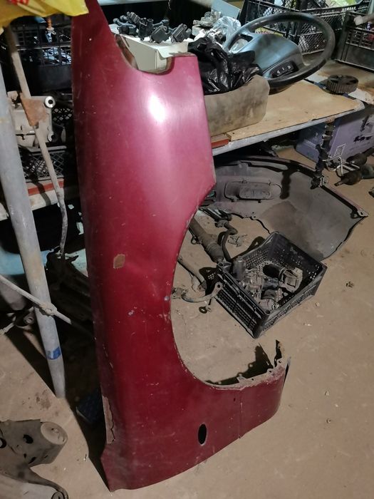 Мазда Кронос крыло правое