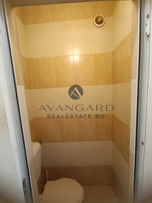Продава се Тристаен апартамент в Пловдив, Христо Смирненски - 82 кв.м за 1804 €/кв.м - Снимка #8