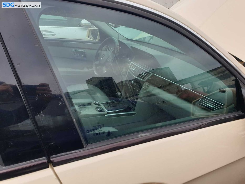 Geam Sticla Culisant de pe Usa Portiera Dreapta Fata Mercedes Clasa E Class W212 2009 - 2012 [C3306]