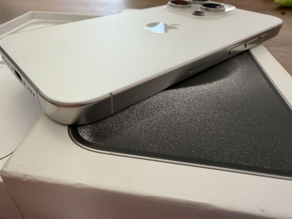 iPhone 15 Pro в гаранция до 07.2027г.