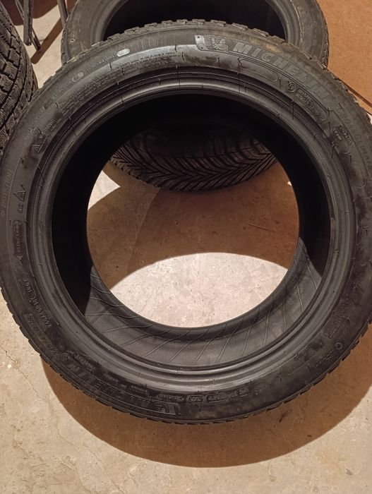 Michelin R18. 245/45/R18. 2 dona