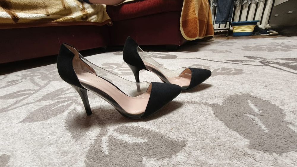 Продам женские туфли