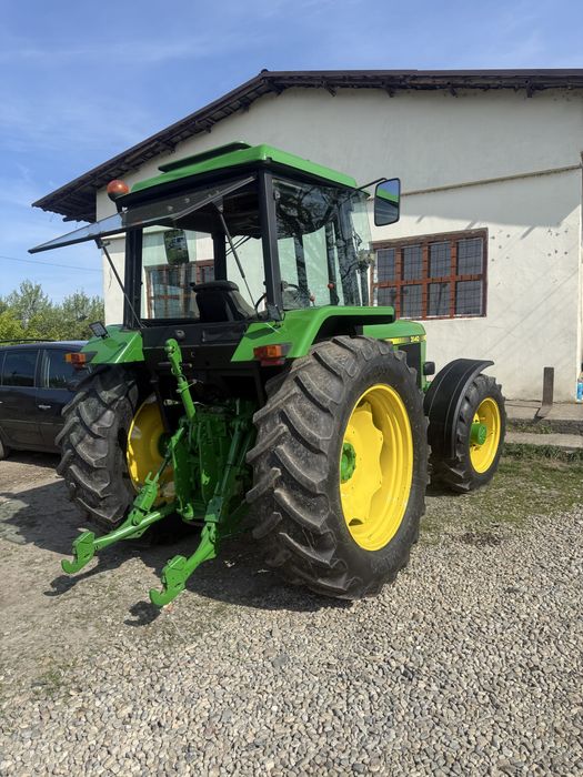 Vand sau schimb tractor John Deere 3140