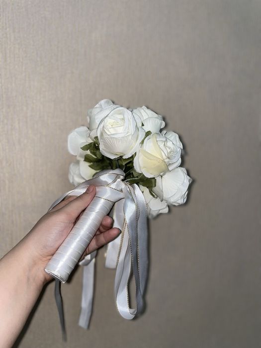 Свадебный букет и фата