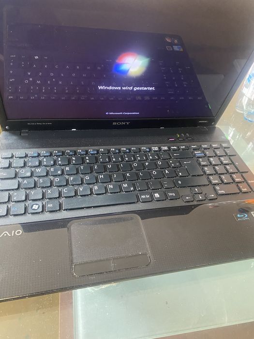 Laptop  Sony    .