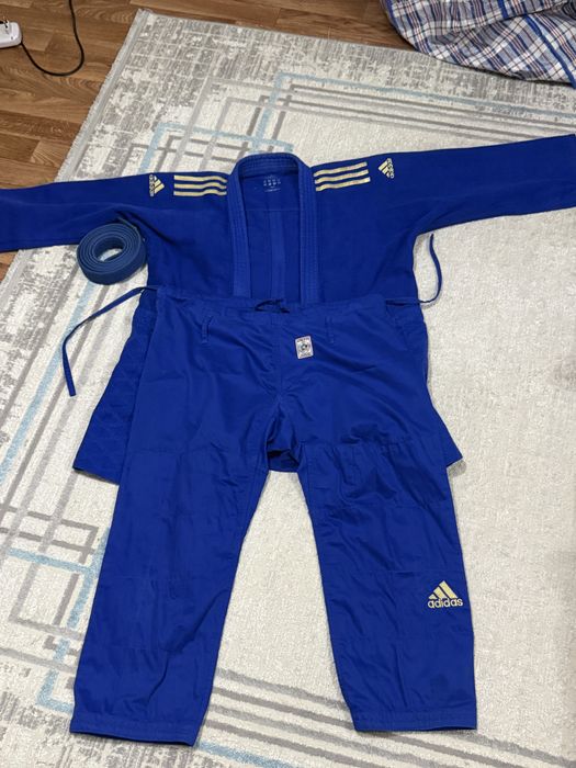 Мизуно сумка(оригинал)+Адидас(champion III)