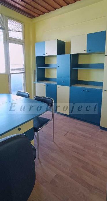 Дава се под наем Офис в Бургас, Център - 20 кв.м за 96.9 € - Снимка #1
