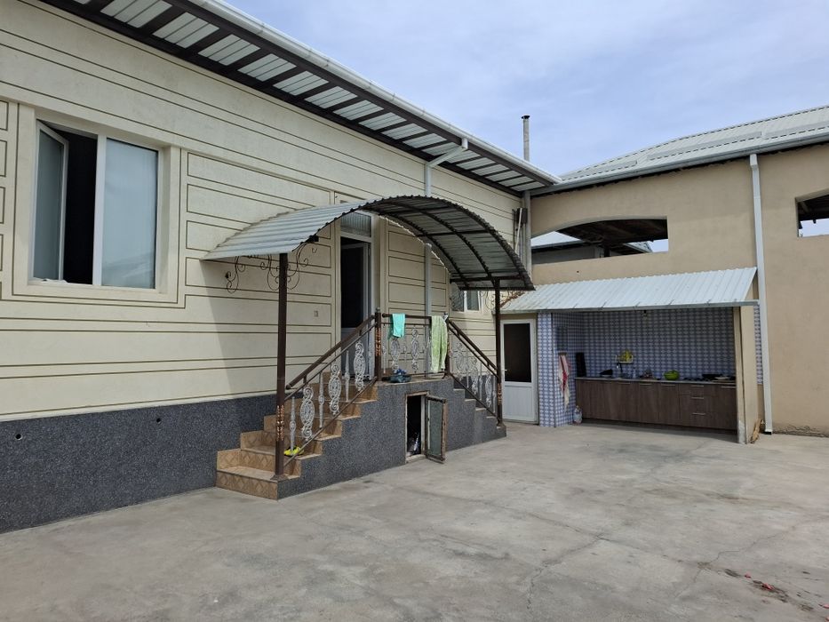 Ховли уй сотилади