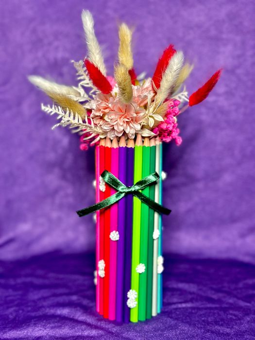 Ursuleți din flori sau cadou aranjament din creioane pentru educatoare