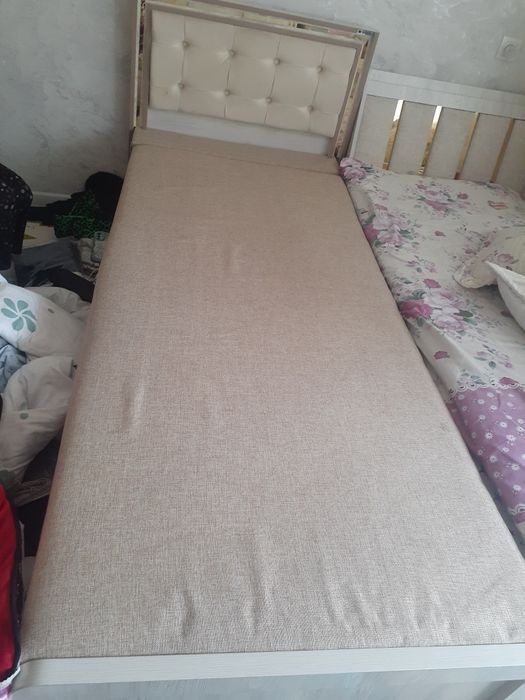 Yotoqxona uchun mebel devan