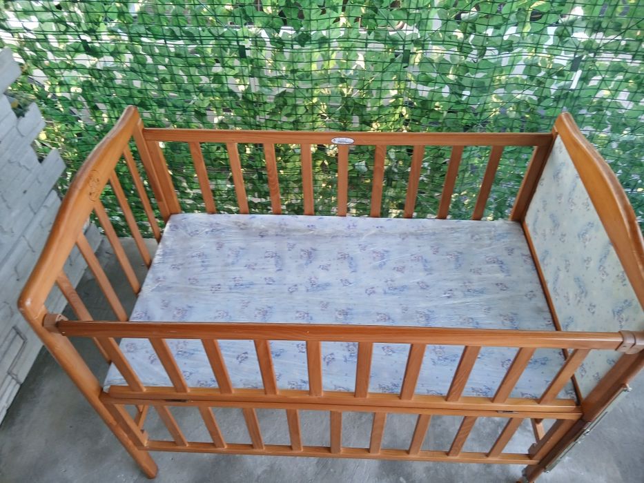 Продам детскую манежку