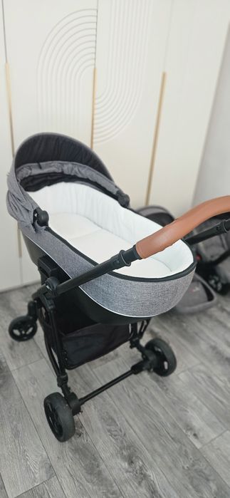 Продам коляску 3 в 1 ,абсолютно новая