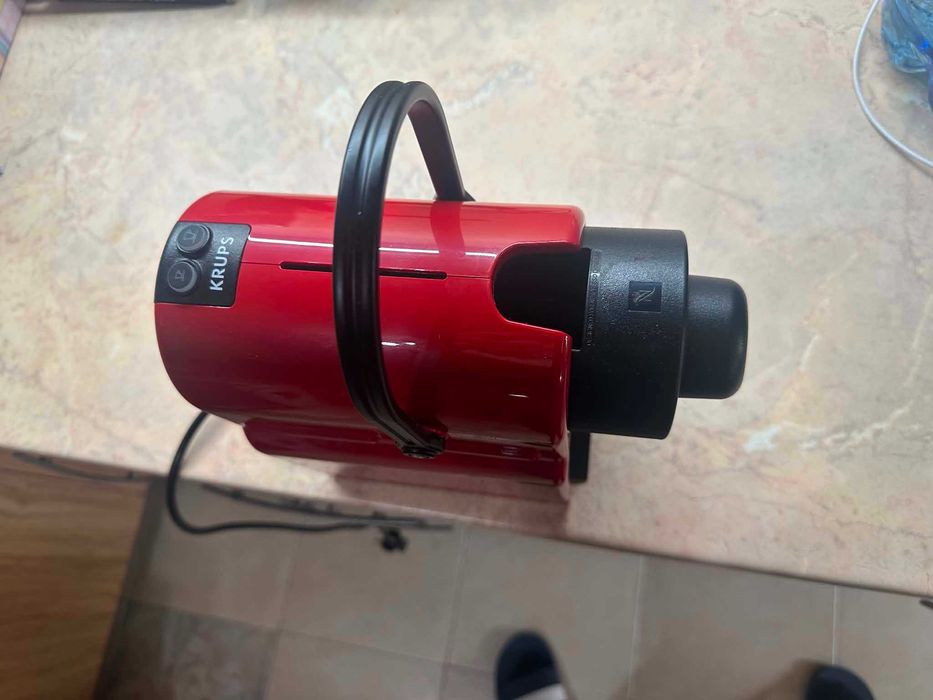 Кафемашина с капсули NESPRESSO INISSIA ЧЕРВЕНА 19.00 bar, 700.00 ml