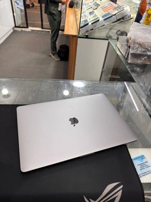 Apple Macbook Pro 2019 Intel Core i7 SSD 512GB ОЗУ 16GB Radeon 4GB 3K