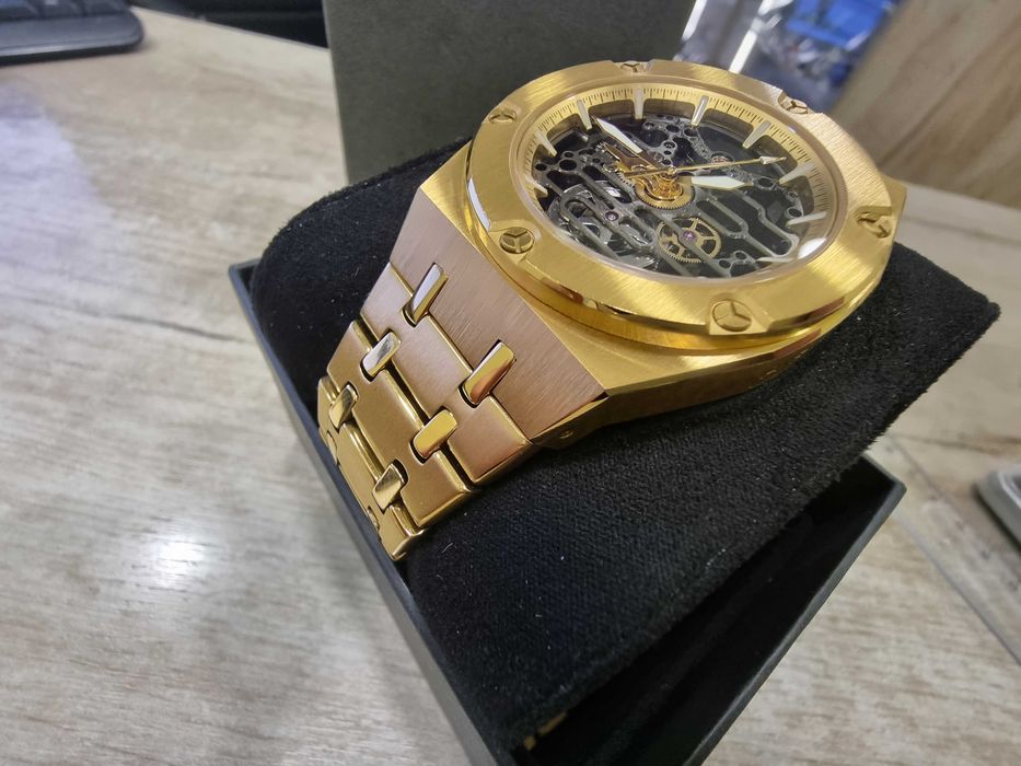 Златист автоматичен часовник Trendhim