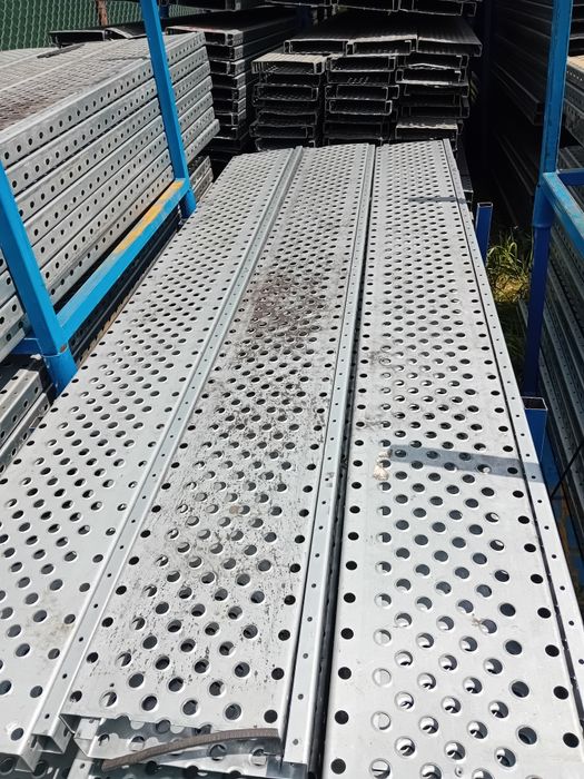 Rigole zincate di otel inoxidabil