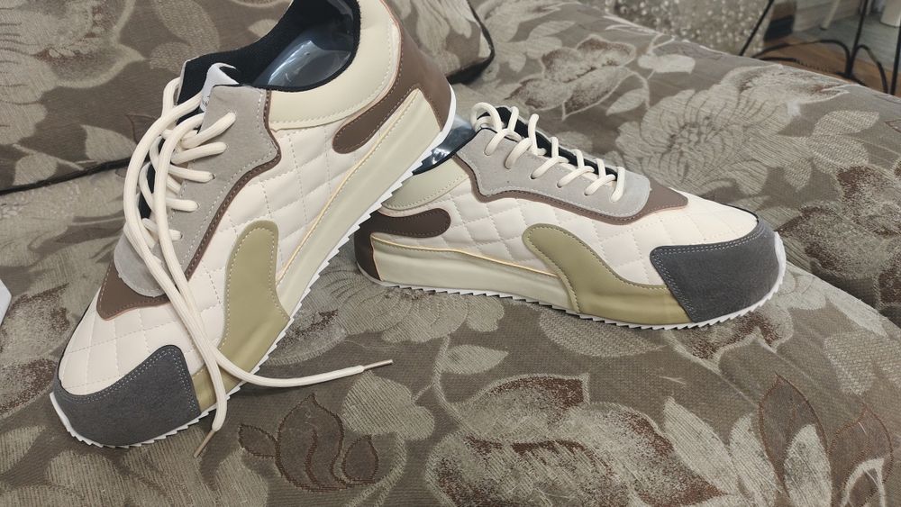 Продам кроссовки