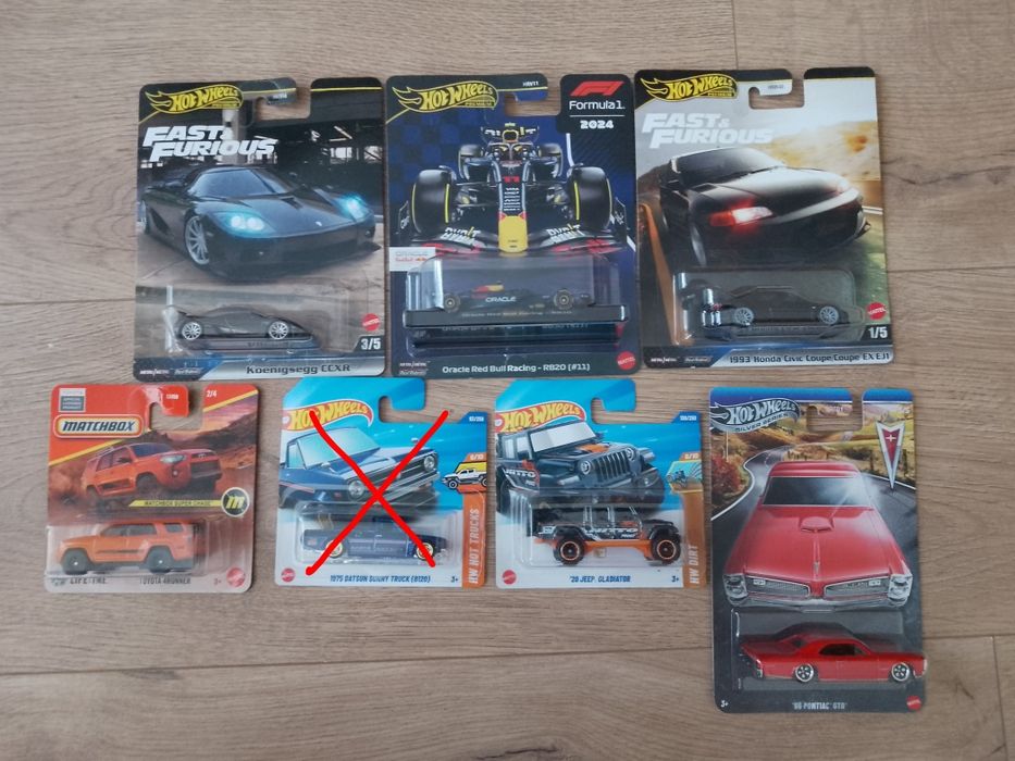 Hotwheels колички.