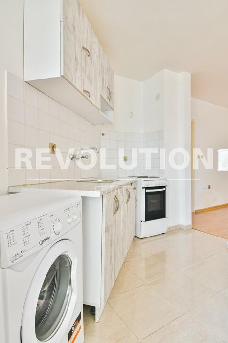 Дава се под наем Двустаен апартамент в София, Център - 80 кв.м за 650 € - Снимка #2