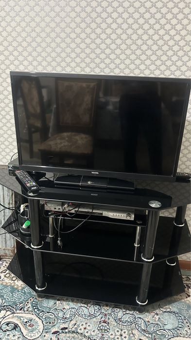 Продам телевизор с подставкой