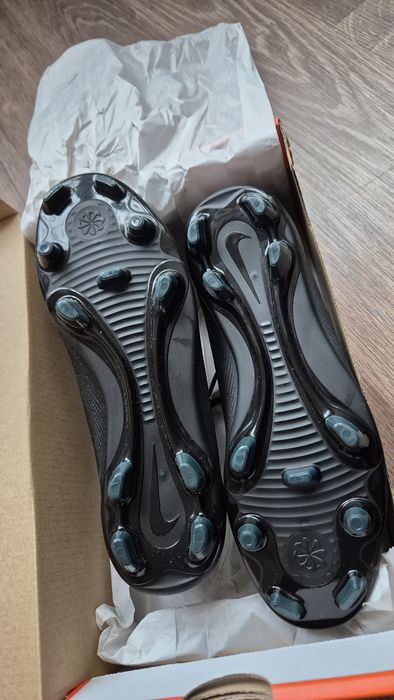 Бутонки Nike - чисто нови