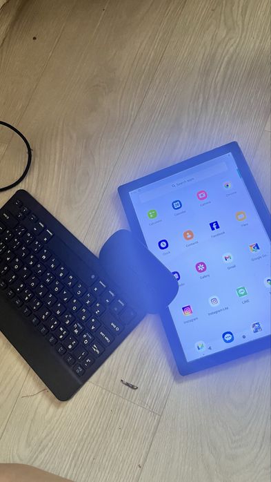 Планшет с клавитурой