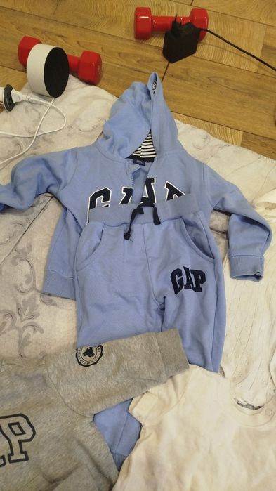 Продам детские вещи