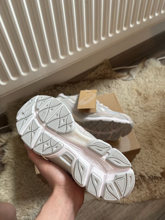 Asics gel nyc cloud/cream grey