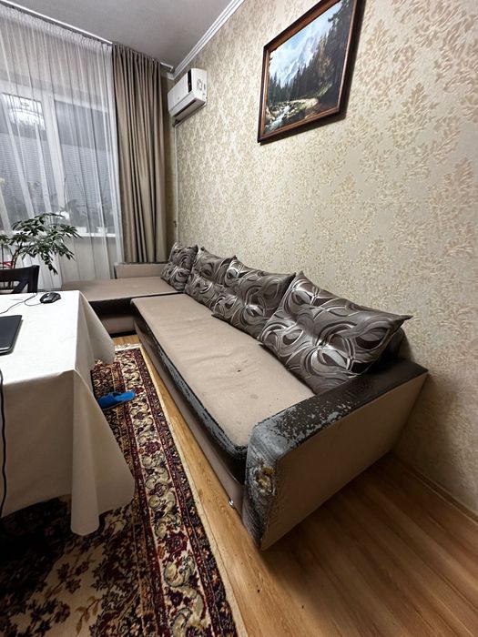 Диван трехместный, угловой