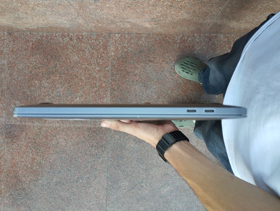Macbook Pro M2 13 Inches 2022