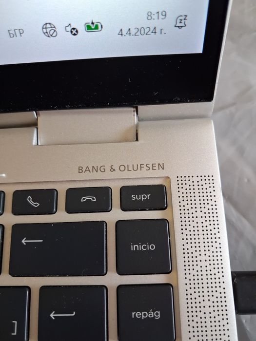 HP лаптоп bang & olufsen13 инч