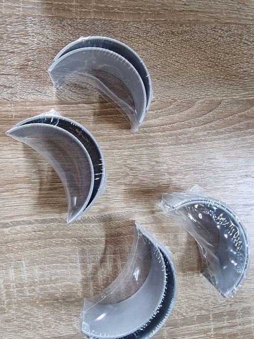 Cuzineti biela palier pentru toată gama de tractoare 
10
3010 (-> 1229