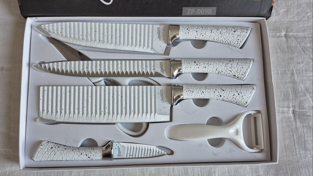 Комплект ножове и аксесоари ZEPTER