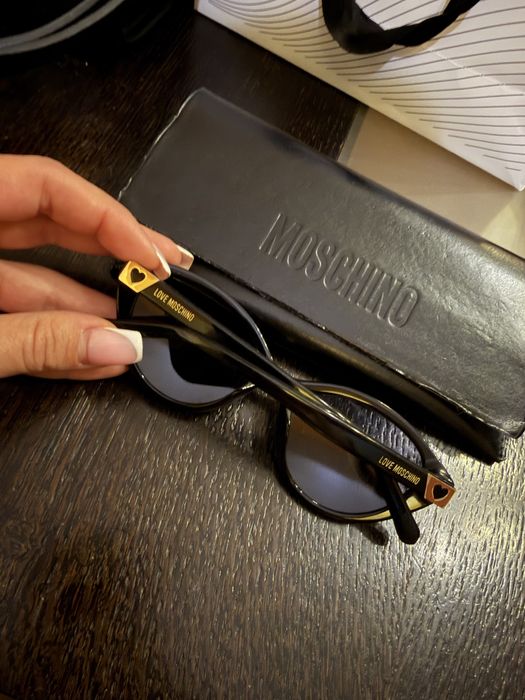 Слънчеви очила Love Moschino