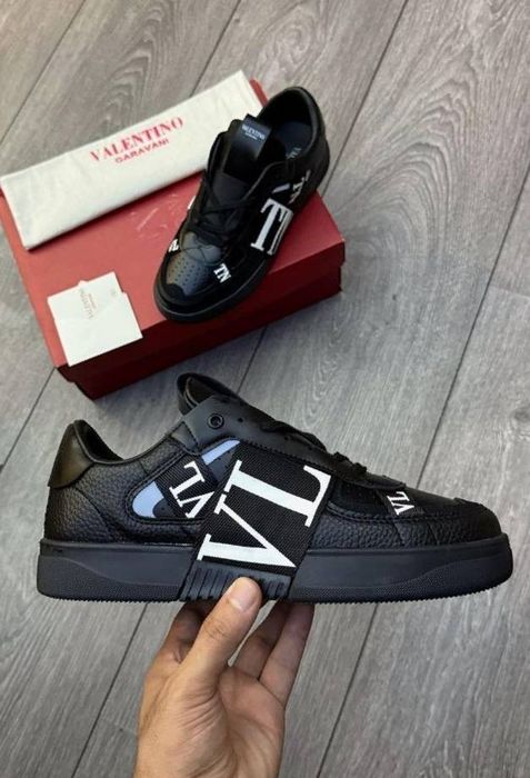 Stoc Adidasi barbati Valentino