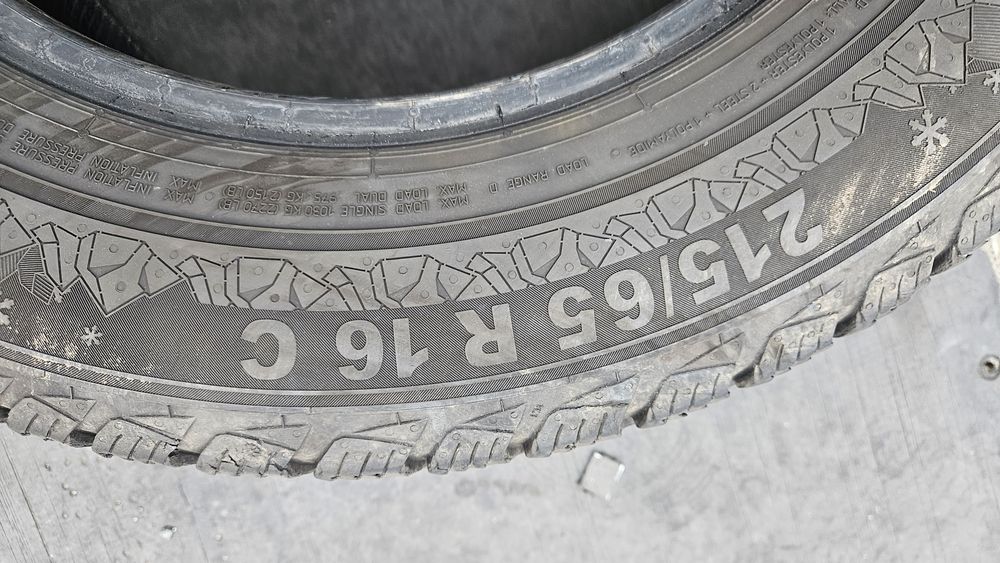 2бр гуми 215 65 16С дот 24 семперит
