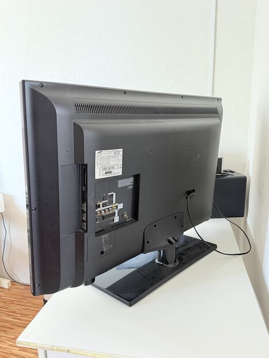 Продам телевизор samsung UE40EH5307K