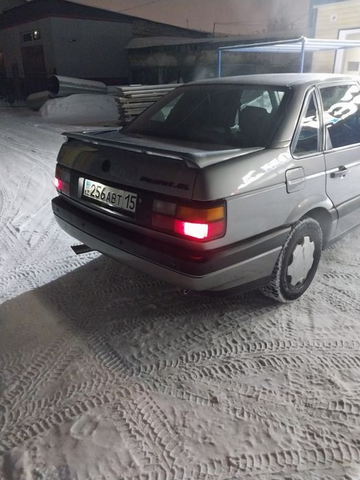 Пассат б3  седан