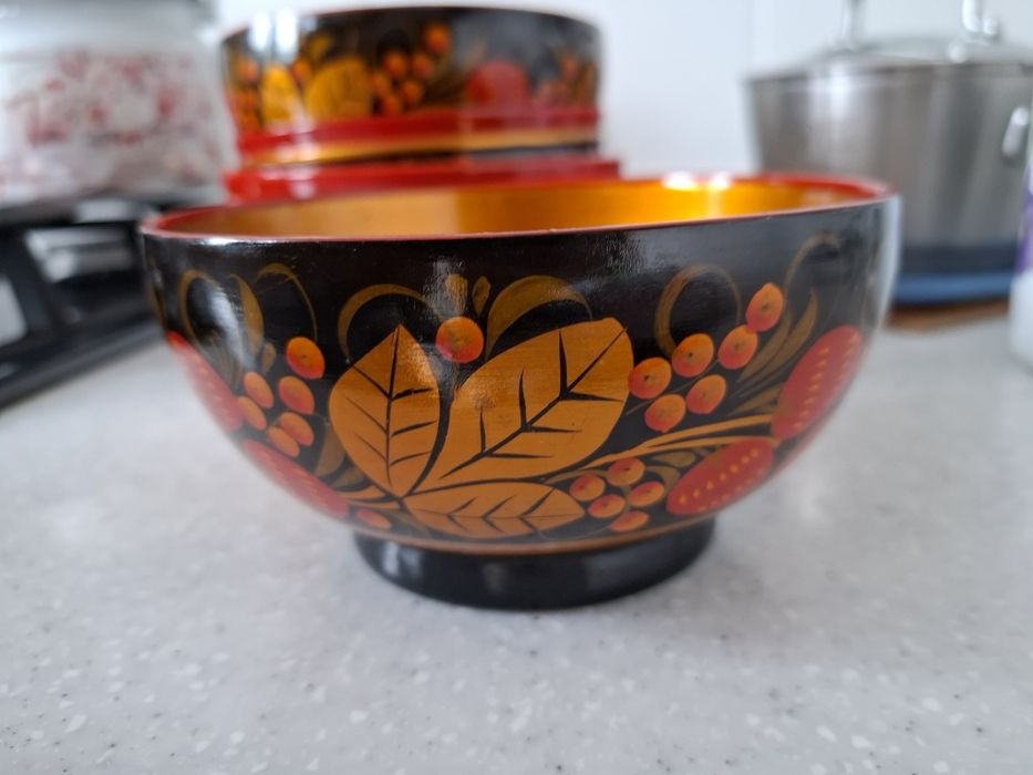 Продаю  деревянные чаши 4 штуки