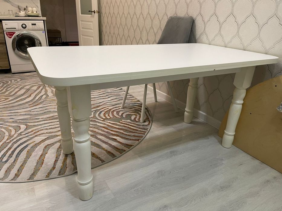 Продаётся кухонный стол