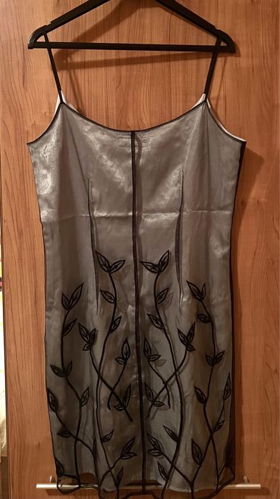 Коктейлна рокля