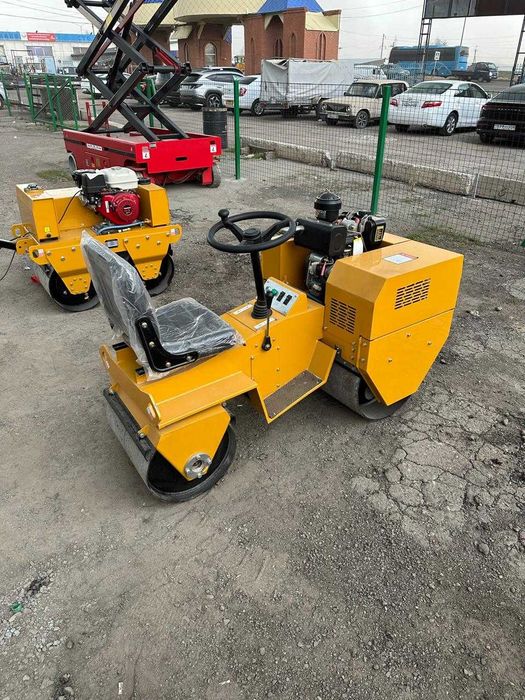 Дорожный каток FYL-855