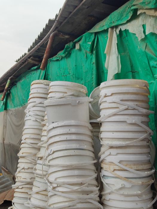 Пластмасса чела сотилади логами 4000 сум