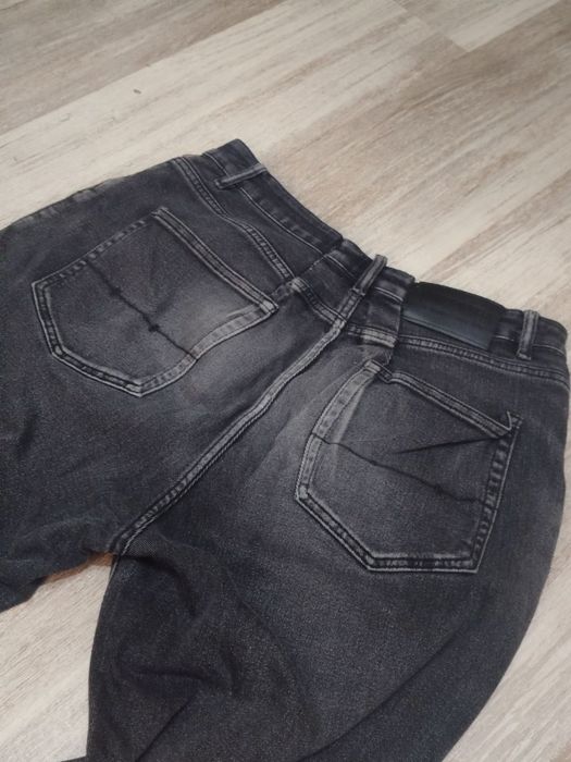 Широкие джинсы